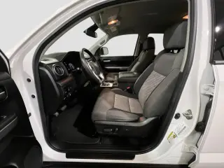 Toyota Tundra 2019 4x2 SR5 4 puertas Cabina CrewMax Pick-up SB (V8 5.7L)