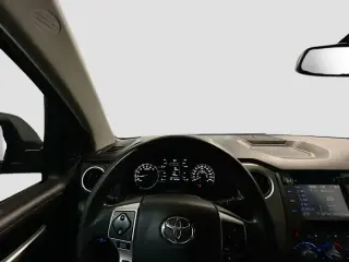 Toyota Tundra 2019 4x2 SR5 4 puertas Cabina CrewMax Pick-up SB (V8 5.7L)
