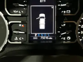 Toyota Tundra 2019 4x2 SR5 4 puertas Cabina CrewMax Pick-up SB (V8 5.7L)
