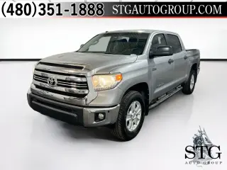 Toyota Tundra 2016 4x2 SR5 Cabina CrewMax 4 puertas camioneta con bastidor simple (motor V8 5.7L FFV)