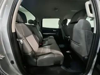 Toyota Tundra 2016 4x2 SR5 Cabina CrewMax 4 puertas camioneta con bastidor simple (motor V8 5.7L FFV)