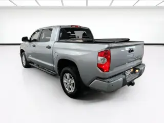 Toyota Tundra 2016 4x2 SR5 Cabina CrewMax 4 puertas camioneta con bastidor simple (motor V8 5.7L FFV)
