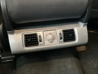 Toyota Tundra 2018 4x4 SR5 Cabina CrewMax 4 puertas Pickup SB (5.7L V8)