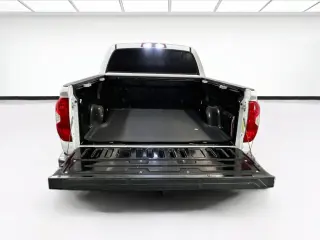 Toyota Tundra 2018 4x4 SR5 Cabina CrewMax 4 puertas Pickup SB (5.7L V8)