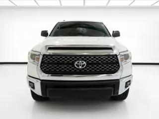Toyota Tundra 2018 4x4 SR5 Cabina CrewMax 4 puertas Pickup SB (5.7L V8)