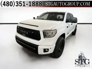 Toyota Tundra 2018 4x4 SR5 4dr CrewMax Cab Camión SB (5.7L V8)