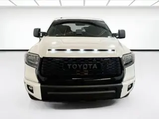 Toyota Tundra 2018 4x4 SR5 4dr CrewMax Cab Camión SB (5.7L V8)
