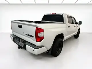Toyota Tundra 2018 4x4 SR5 4dr CrewMax Cab Camión SB (5.7L V8)