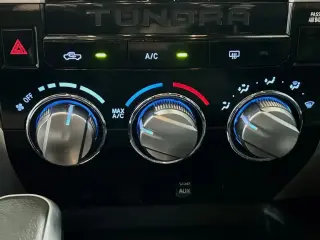 Toyota Tundra 2019 4x4 TRD Pro 4dr CrewMax Cab Camioneta SB (5.7L V8)