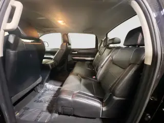 Toyota Tundra 2019 4x4 TRD Pro 4dr CrewMax Cab Camioneta SB (5.7L V8)