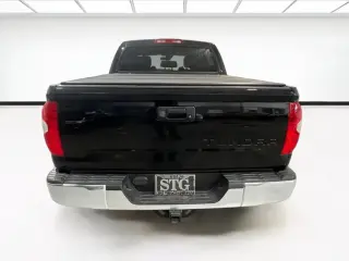 Toyota Tundra 2019 4x4 TRD Pro 4dr CrewMax Cab Camioneta SB (5.7L V8)
