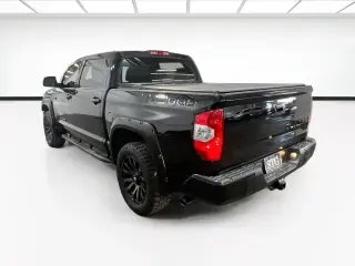 Toyota Tundra 2019 4x4 TRD Pro 4dr CrewMax Cab Camioneta SB (5.7L V8)