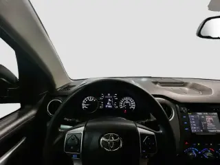 Toyota Tundra 2019 4x4 TRD Pro 4dr CrewMax Cab Camioneta SB (5.7L V8)
