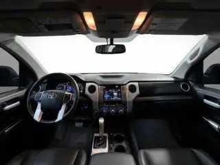 Toyota Tundra 2016 4x4 SR5 4dr CrewMax Cab Camión SB (5.7L V8 FFV)