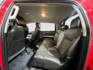 Toyota Tundra 2016 4x4 SR5 4dr CrewMax Cab Camión SB (5.7L V8 FFV)