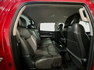 Toyota Tundra 2016 4x4 SR5 4dr CrewMax Cab Camión SB (5.7L V8 FFV)