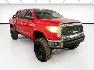 Toyota Tundra 2016 4x4 SR5 4dr CrewMax Cab Camión SB (5.7L V8 FFV)