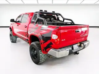 Toyota Tundra 2016 4x4 SR5 4dr CrewMax Cab Camión SB (5.7L V8 FFV)
