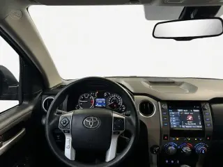 Toyota Tundra 2016 4x4 SR5 4dr CrewMax Cab Camión SB (5.7L V8 FFV)