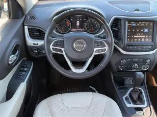 Jeep Cherokee 2017 Overland 4 SUV