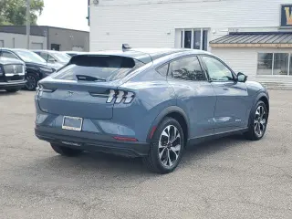 Ford Mustang Mach-E 2024 AWD Select 4dr SUV