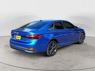 Volkswagen Jetta 2022 SE 4dr Sedán