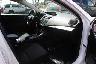 2013 Mazda MAZDA3 4dr Sdn Man i Sport
