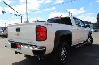2014 Chevrolet Silverado 1500 4WD Crew Cab 153.0" High Country