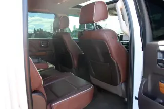 2014 Chevrolet Silverado 1500 4WD Crew Cab 153.0" High Country