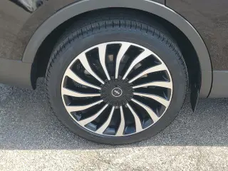 Lincoln Nautilus 2024 tracción en las cuatro ruedas Black Label 4dr SUV