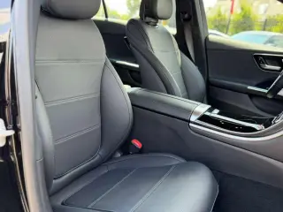 2025 Mercedes-Benz C-Class C300 4MATIC Sedan