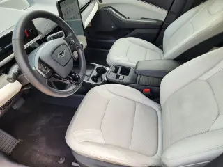 Ford Mustang Mach-E 2025 Premium 4 SUV