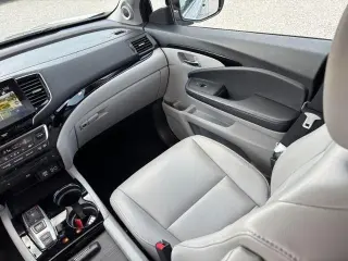 Honda Pilot 2019 AWD Touring 4dr SUV con asientos de capitán traseros