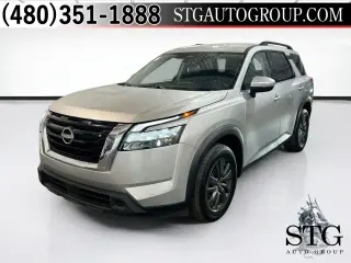 Nissan Pathfinder 2022 SV SUV 4 puertas