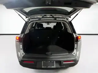 Nissan Pathfinder 2022 SV SUV 4 puertas