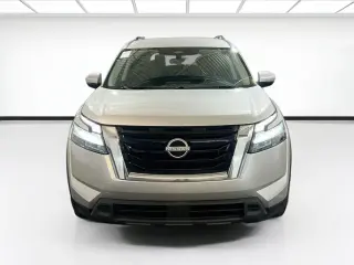 Nissan Pathfinder 2022 SV SUV 4 puertas
