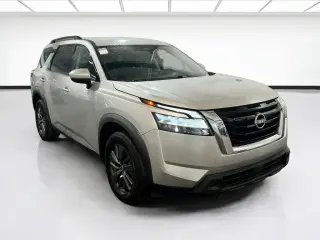Nissan Pathfinder 2022 SV SUV 4 puertas