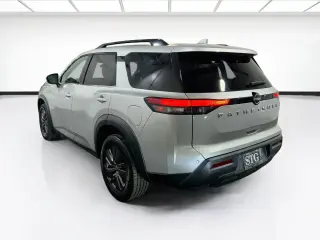 Nissan Pathfinder 2022 SV SUV 4 puertas