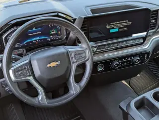 Chevrolet Silverado 1500 2023 4x4 LT 4dr Crew Cab 5.8 ft. SB con 2FL