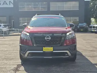 Nissan Pathfinder 2023 AWD Rock Creek SUV de 4 puertas