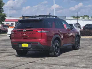 Nissan Pathfinder 2023 AWD Rock Creek SUV de 4 puertas