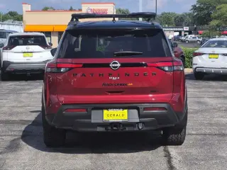 Nissan Pathfinder 2023 AWD Rock Creek SUV de 4 puertas