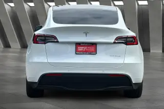 Tesla Model Y 2021 AWD Largo Alcance 4dr Crossover