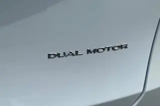 Tesla Model Y 2021 AWD Largo Alcance 4dr Crossover