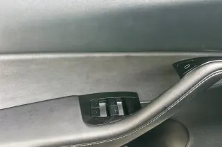 Tesla Model Y 2021 AWD Largo Alcance 4dr Crossover