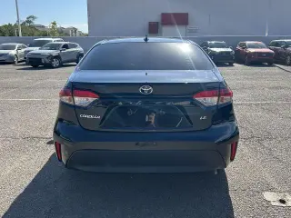 Toyota Corolla 2023 LE Sedán 4 puertas