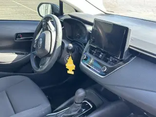 Toyota Corolla 2023 LE Sedán 4 puertas