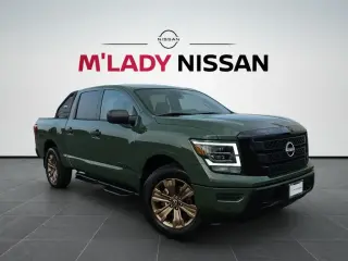 Nissan Titan 2024 4x4 SV 4 puertas Crew Cab 5.6 ft. SB