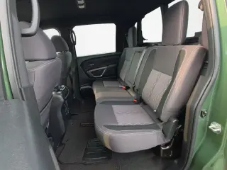 Nissan Titan 2024 4x4 SV 4 puertas Crew Cab 5.6 ft. SB