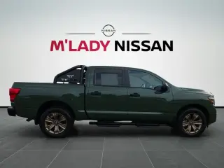 Nissan Titan 2024 4x4 SV 4 puertas Crew Cab 5.6 ft. SB